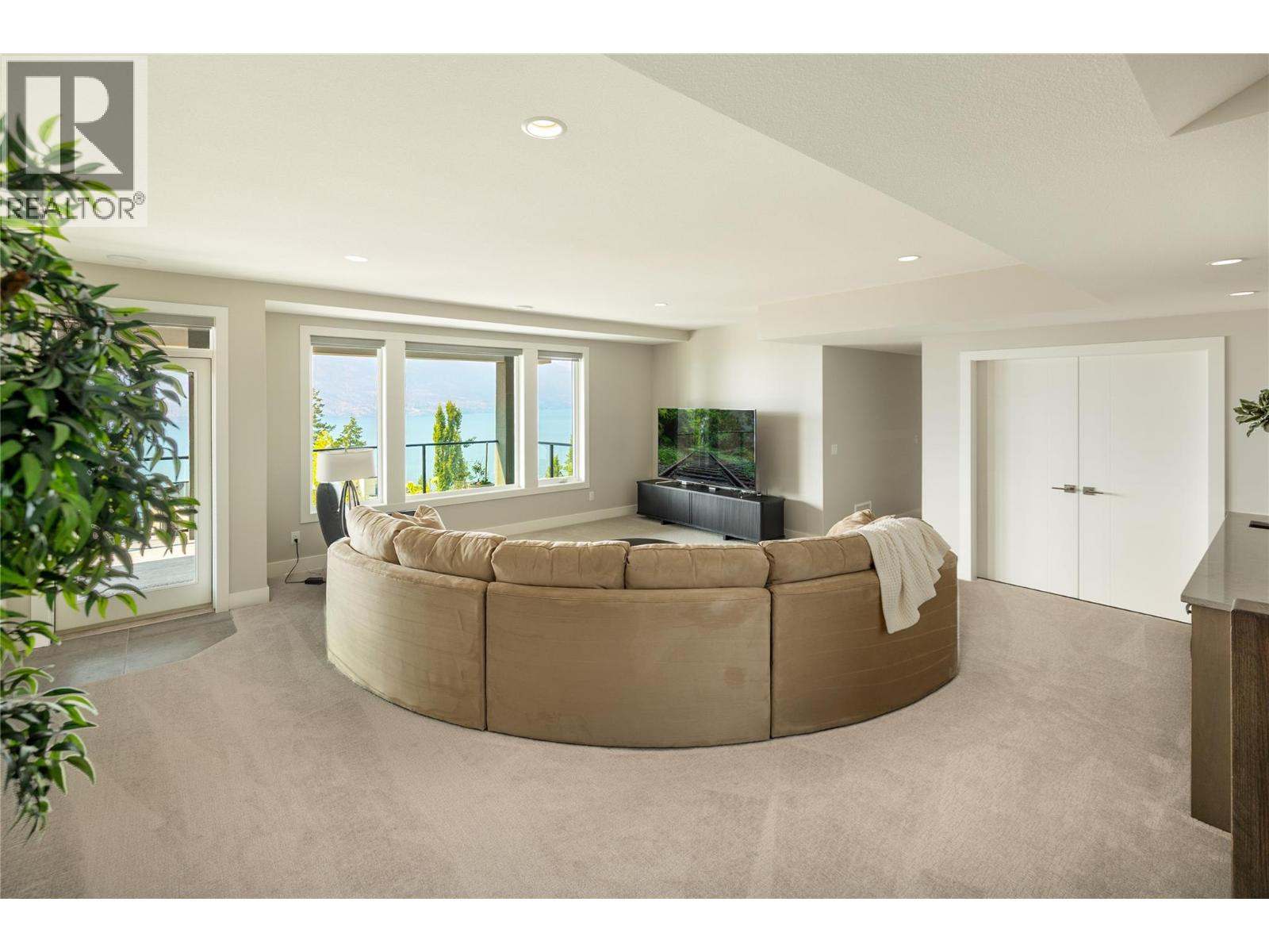 3320 Acacia Lane