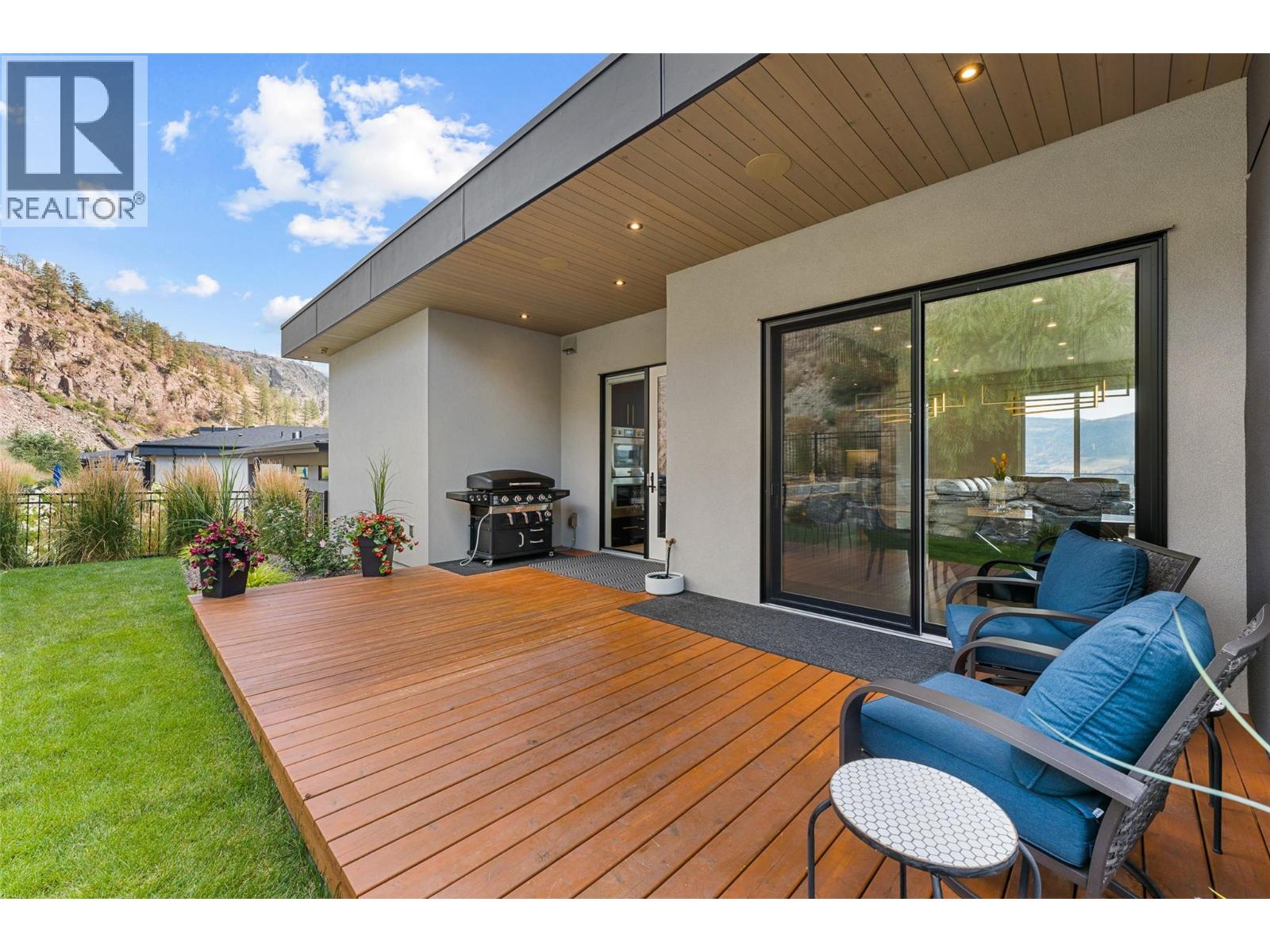 9829 Beacon Hill Crescent