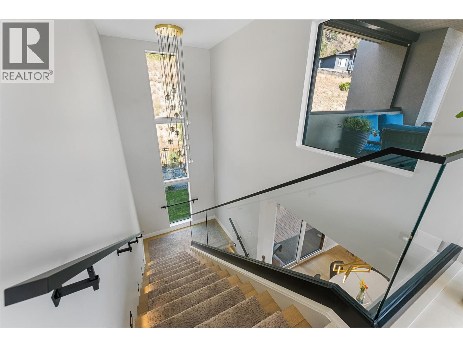 9829 Beacon Hill Crescent