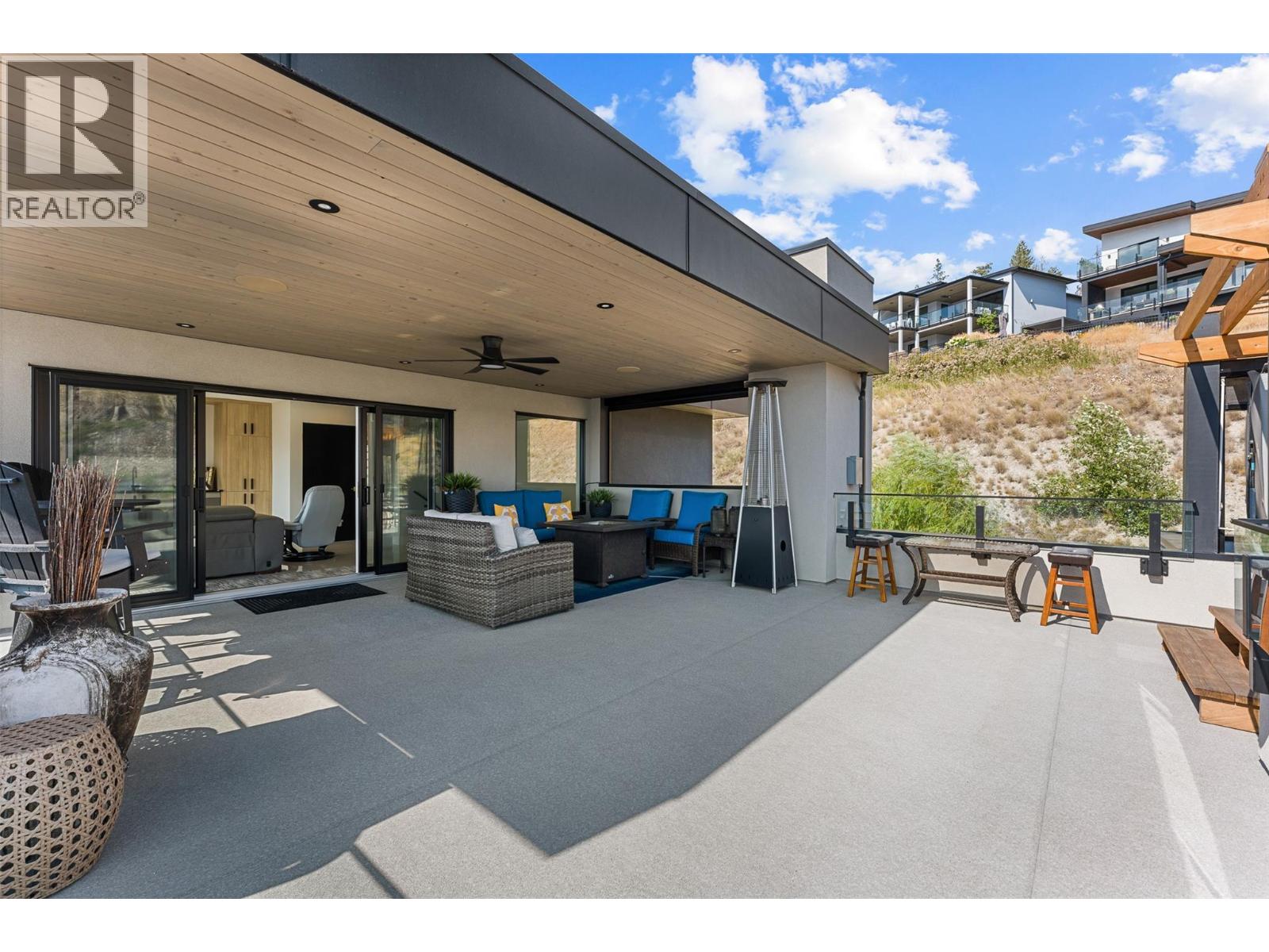 9829 Beacon Hill Crescent