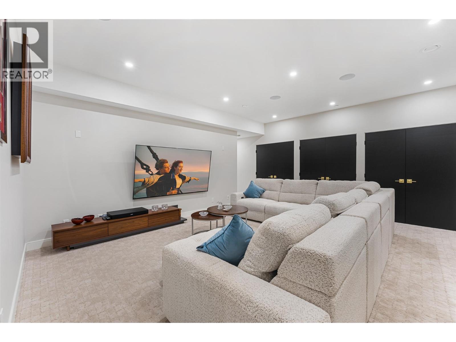 9829 Beacon Hill Crescent
