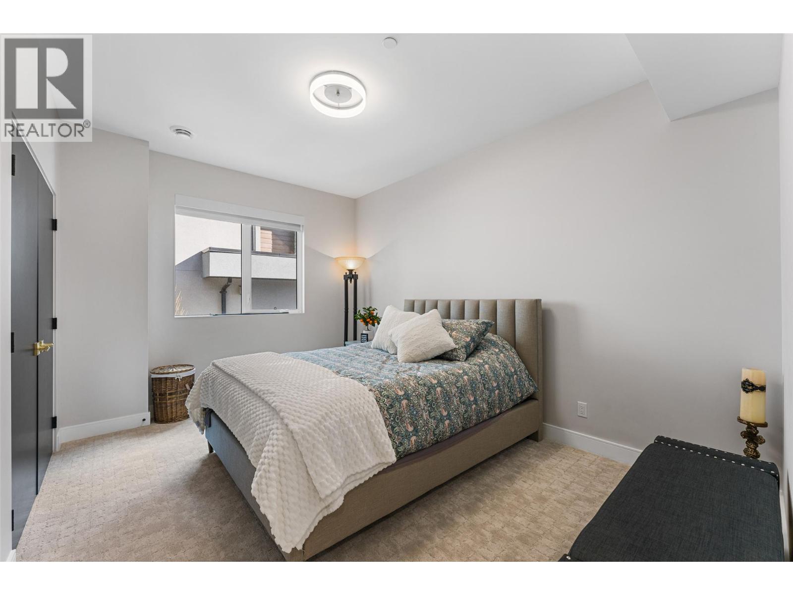 9829 Beacon Hill Crescent