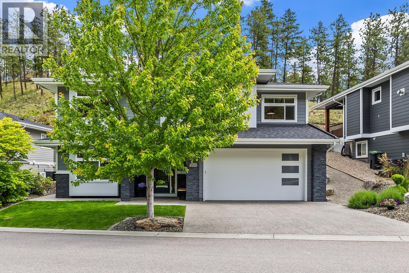 21 Forest Edge Drive