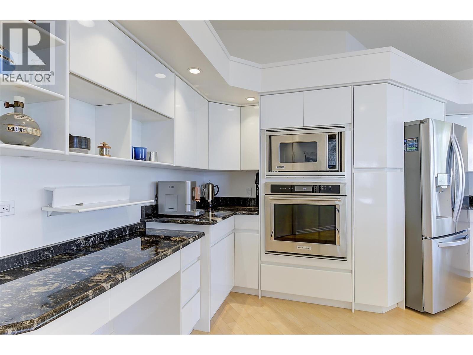 2296 Lillooet Crescent