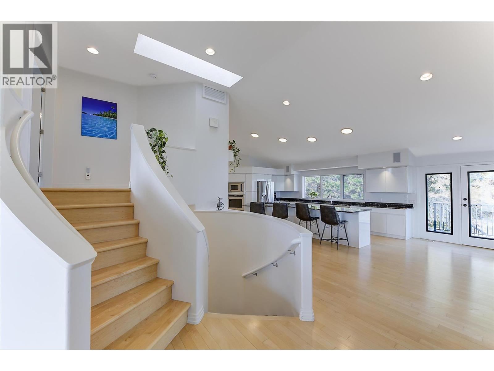 2296 Lillooet Crescent