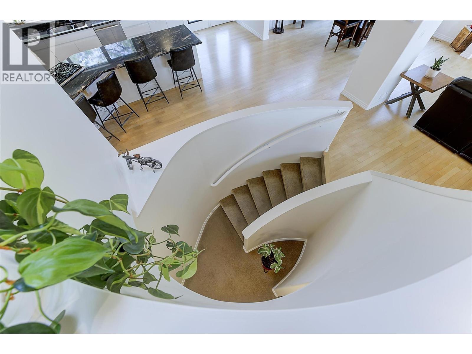 2296 Lillooet Crescent
