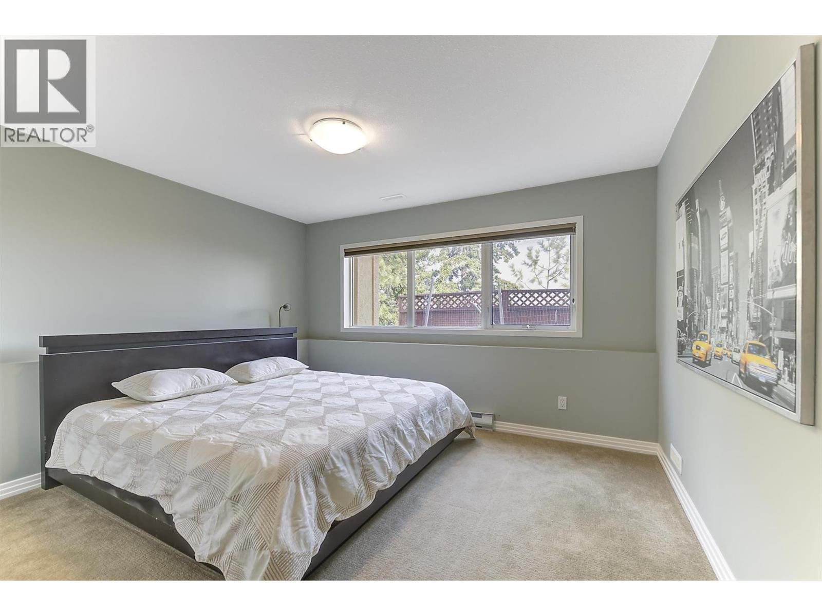 2296 Lillooet Crescent