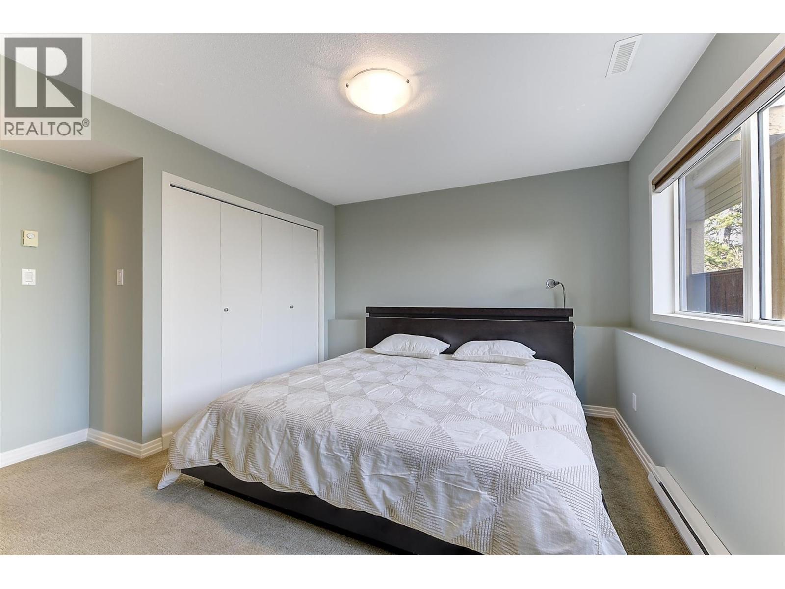 2296 Lillooet Crescent