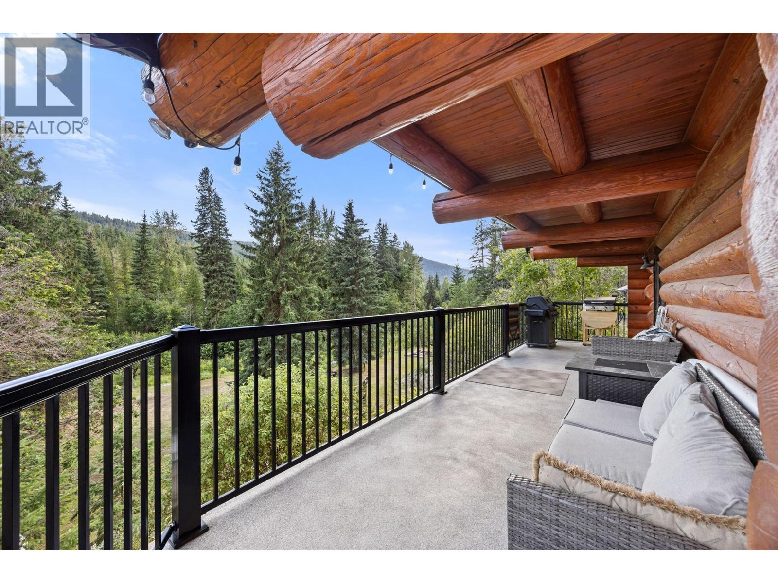 10737 Highway 33 E