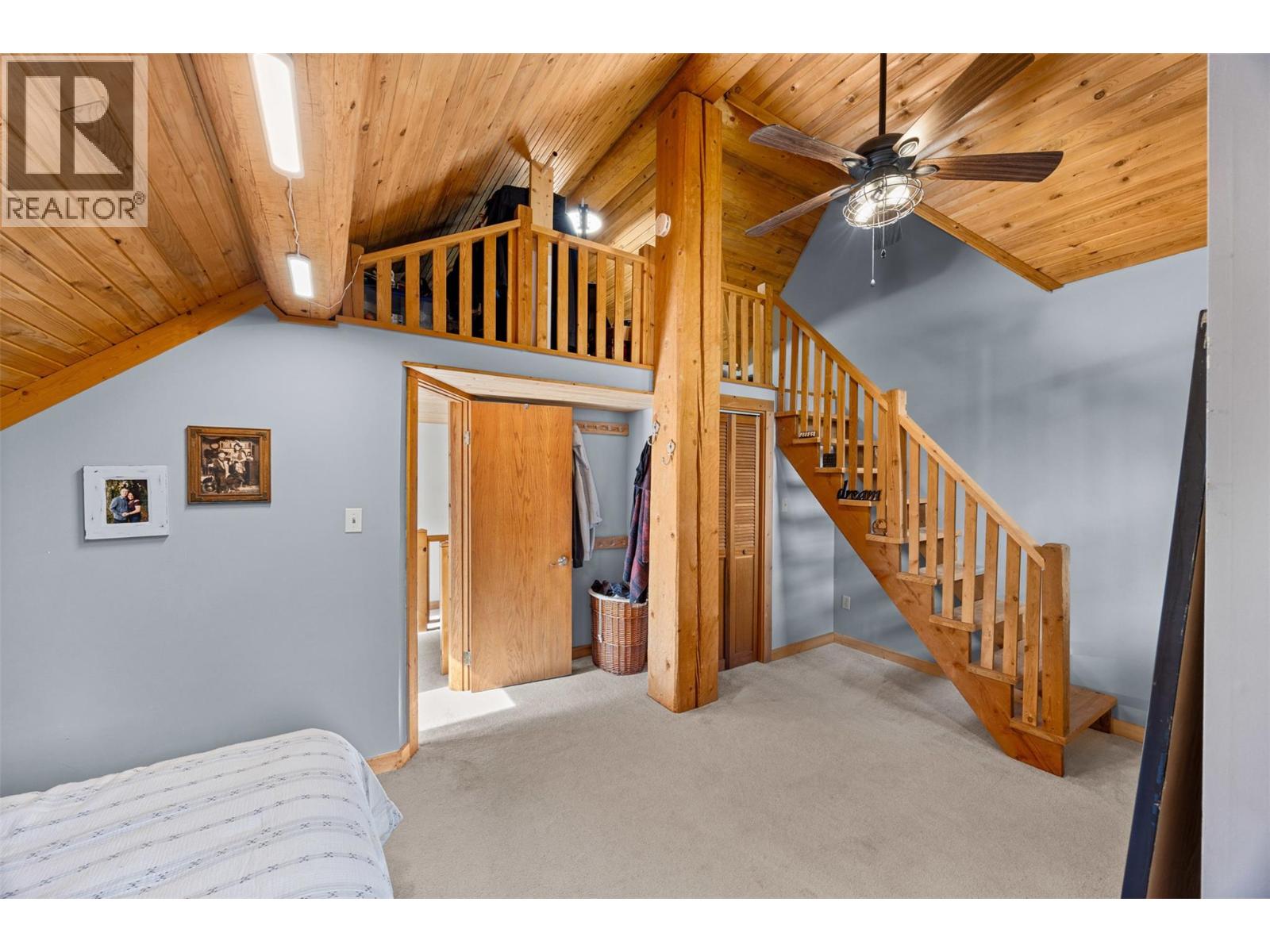 10737 Highway 33 E