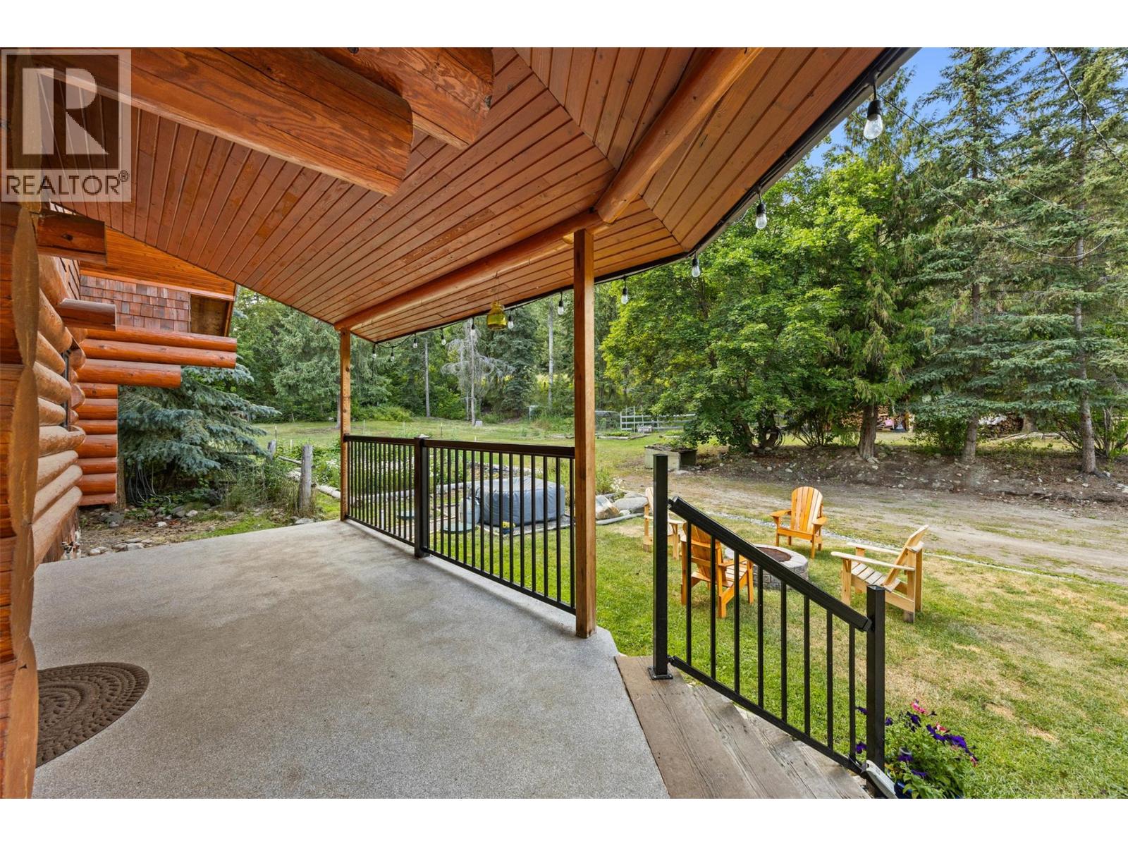 10737 Highway 33 E