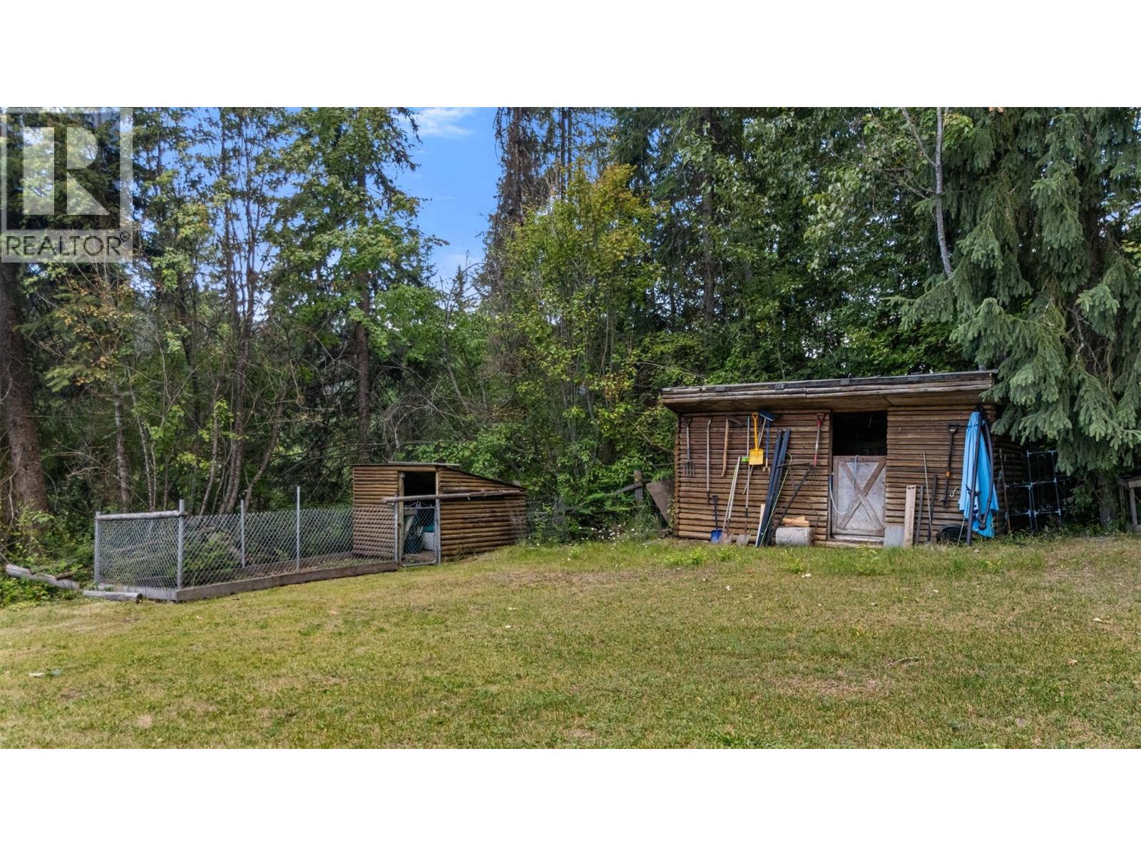10737 Highway 33 E