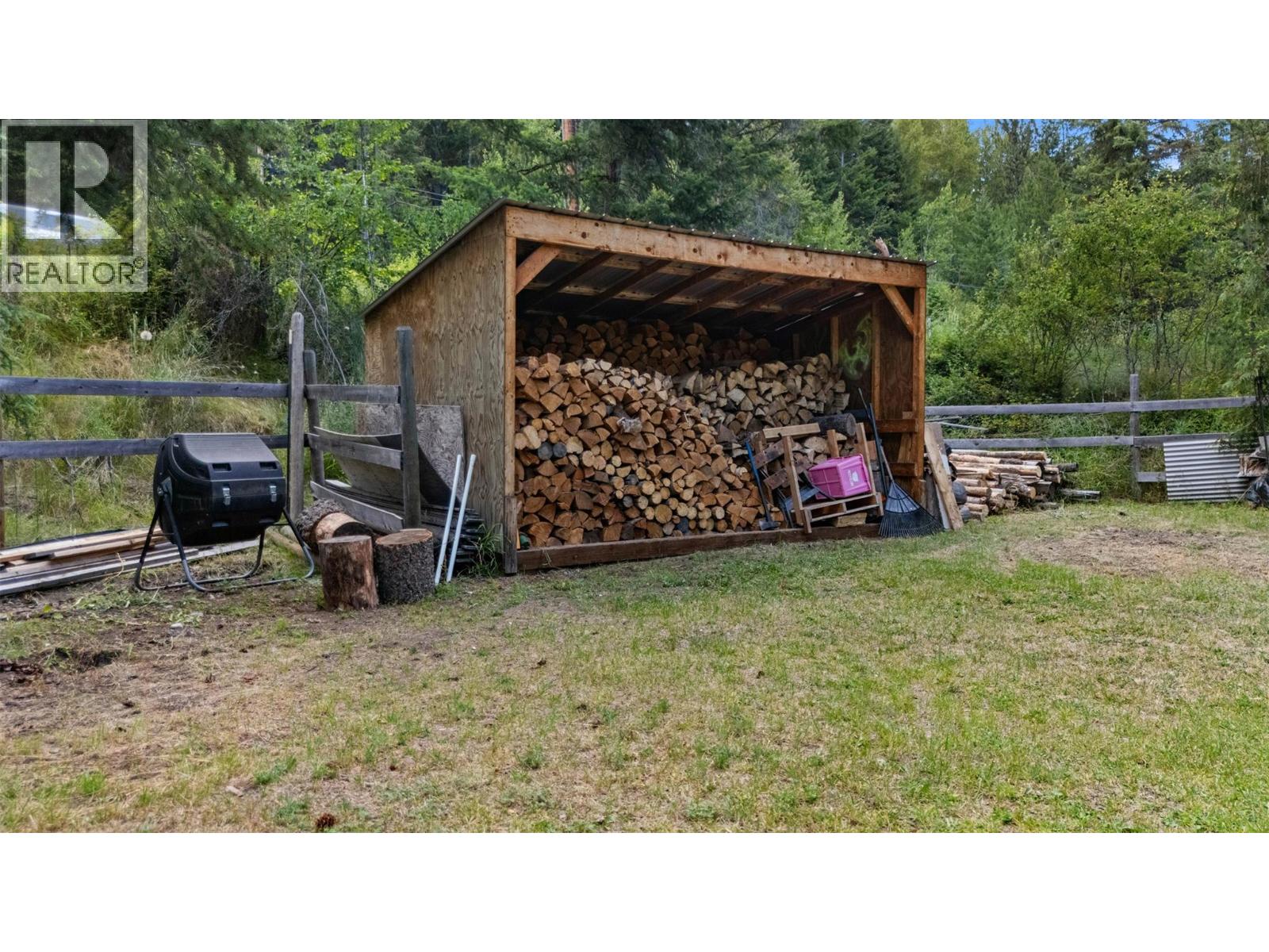 10737 Highway 33 E