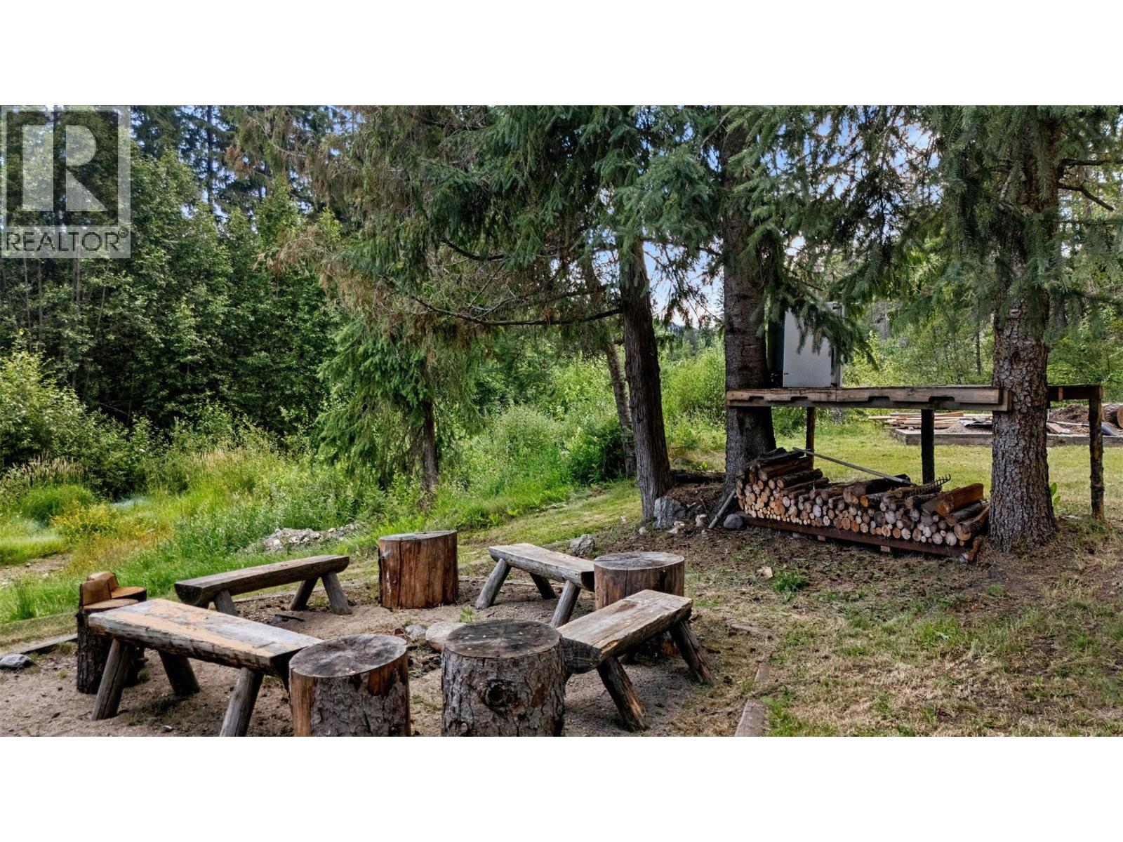 10737 Highway 33 E