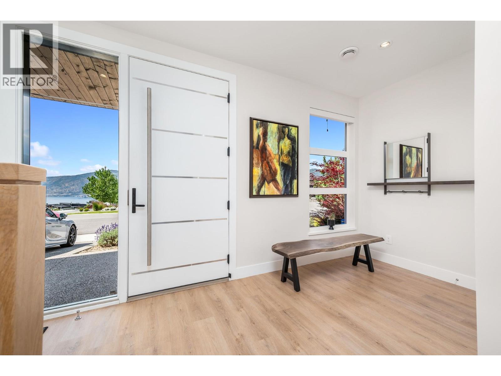 9839 Beacon Hill Crescent