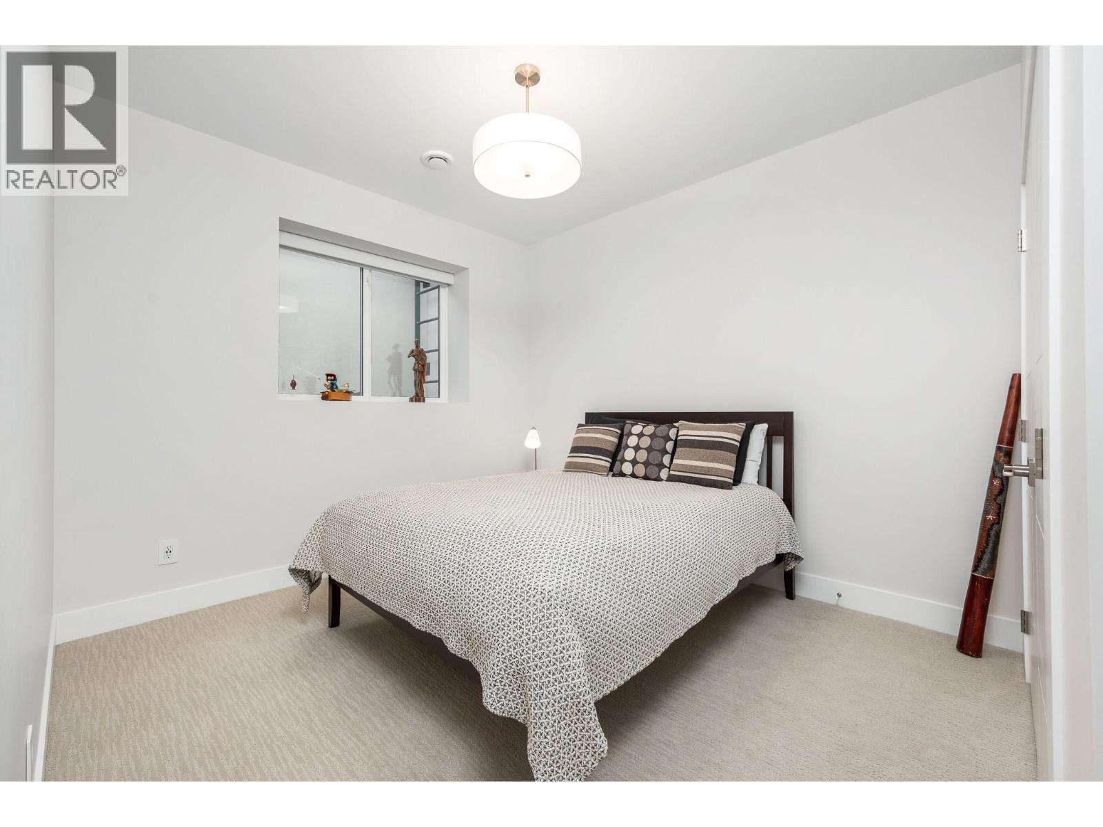 9839 Beacon Hill Crescent