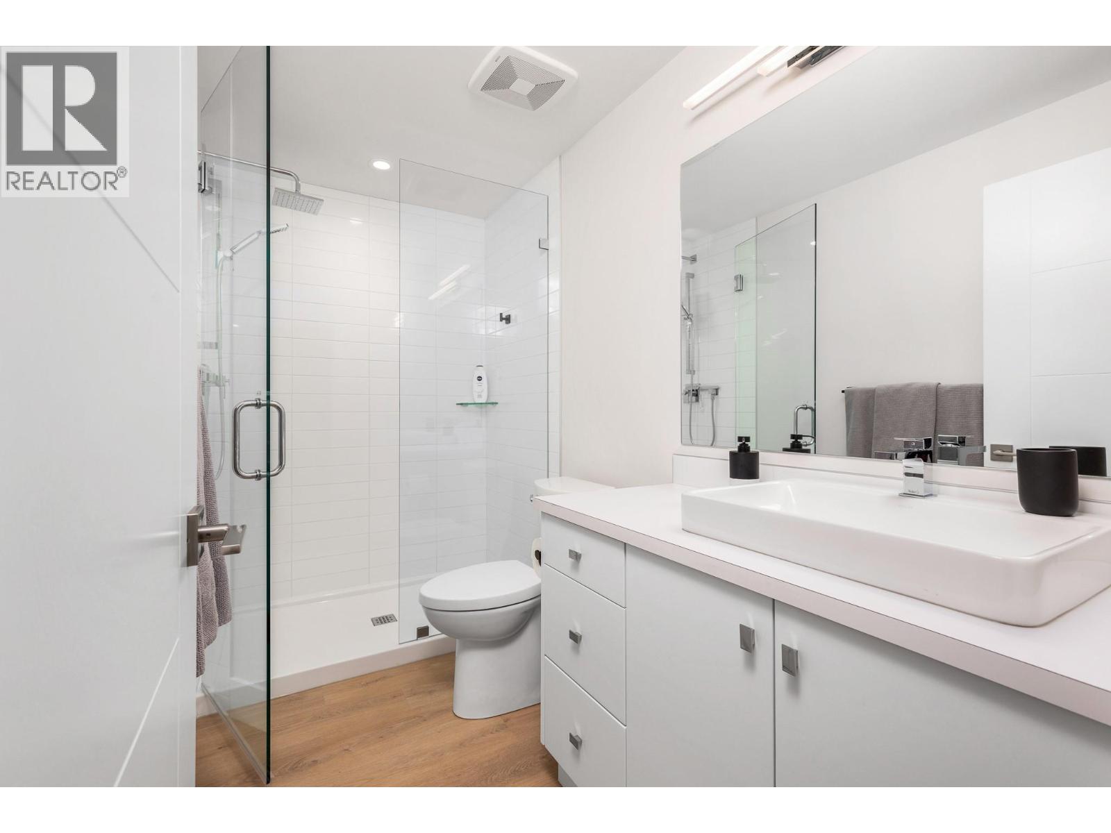 9839 Beacon Hill Crescent