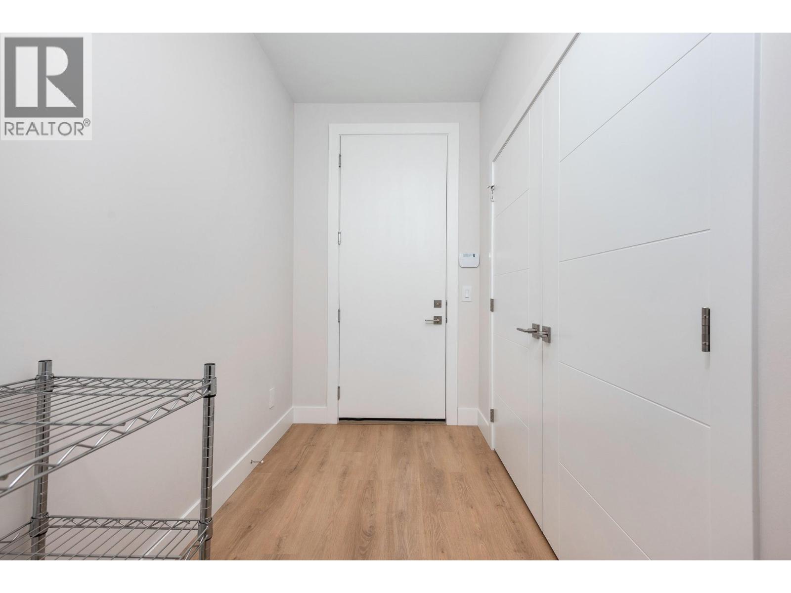9839 Beacon Hill Crescent