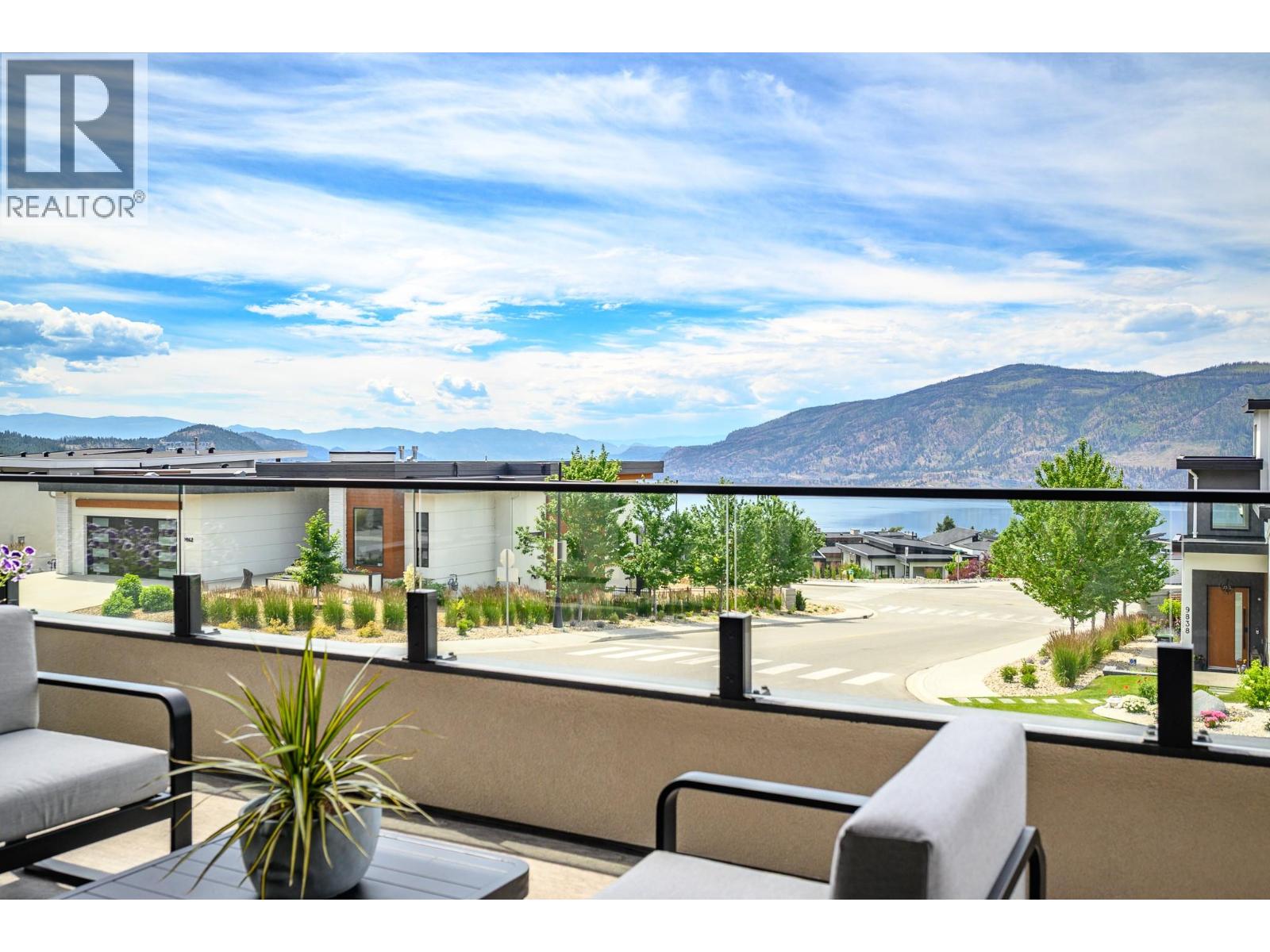 9839 Beacon Hill Crescent