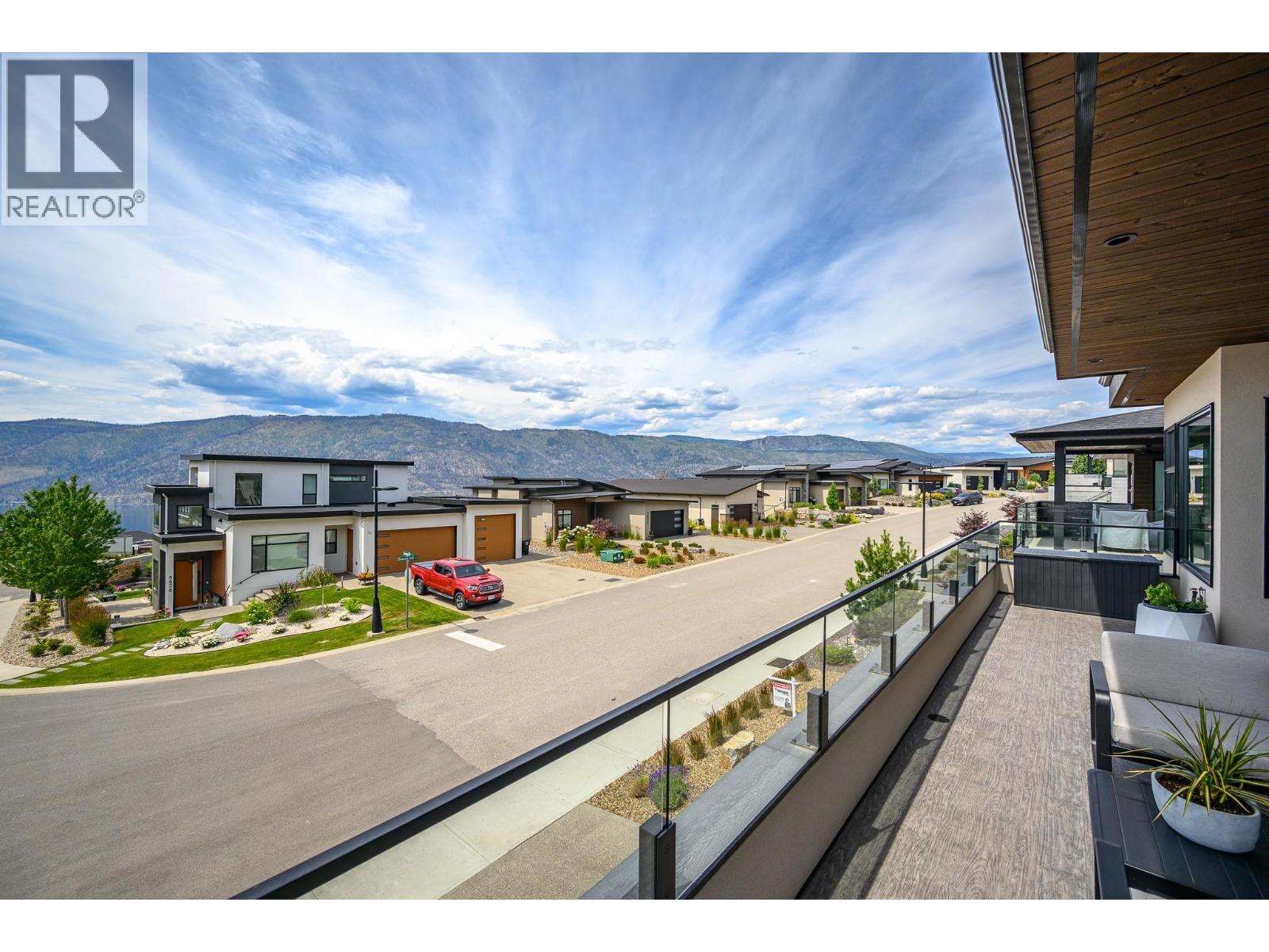 9839 Beacon Hill Crescent