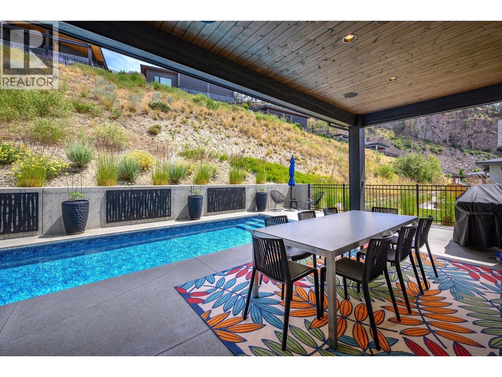 9839 Beacon Hill Crescent
