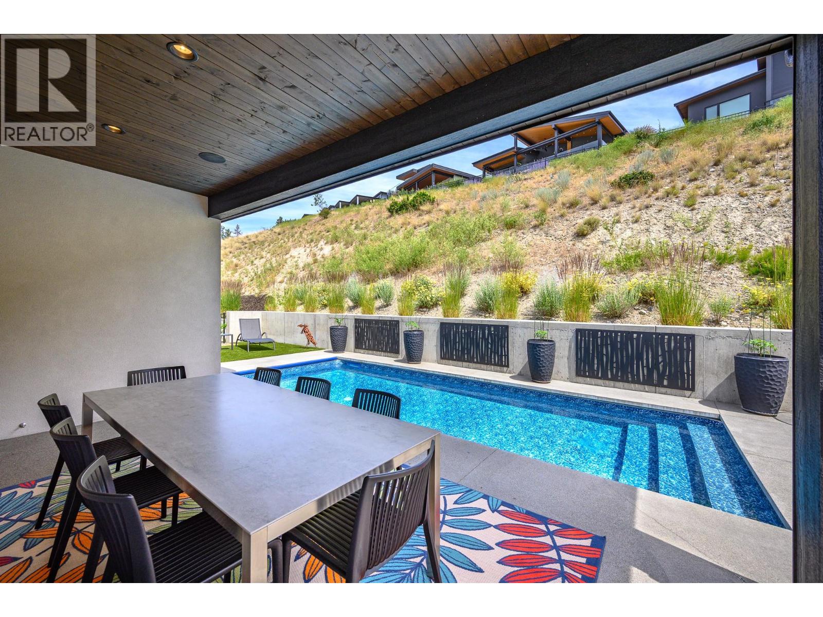 9839 Beacon Hill Crescent