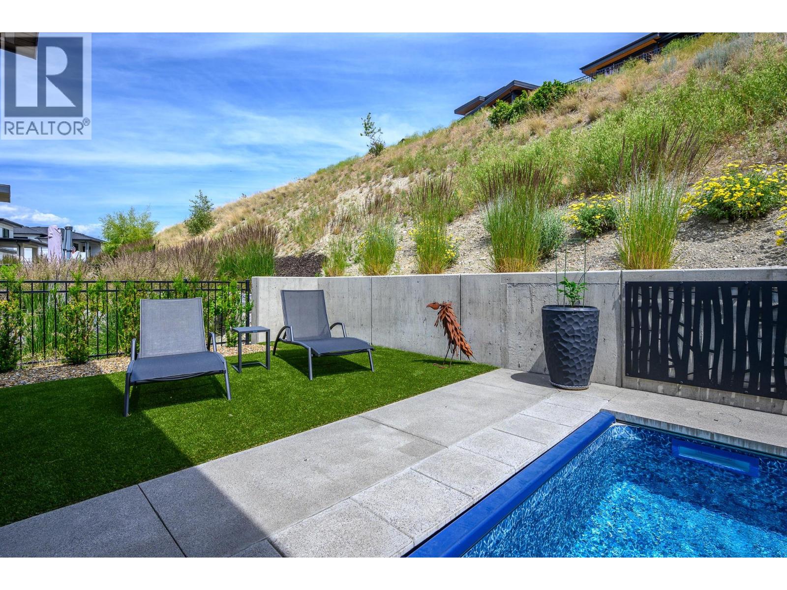 9839 Beacon Hill Crescent