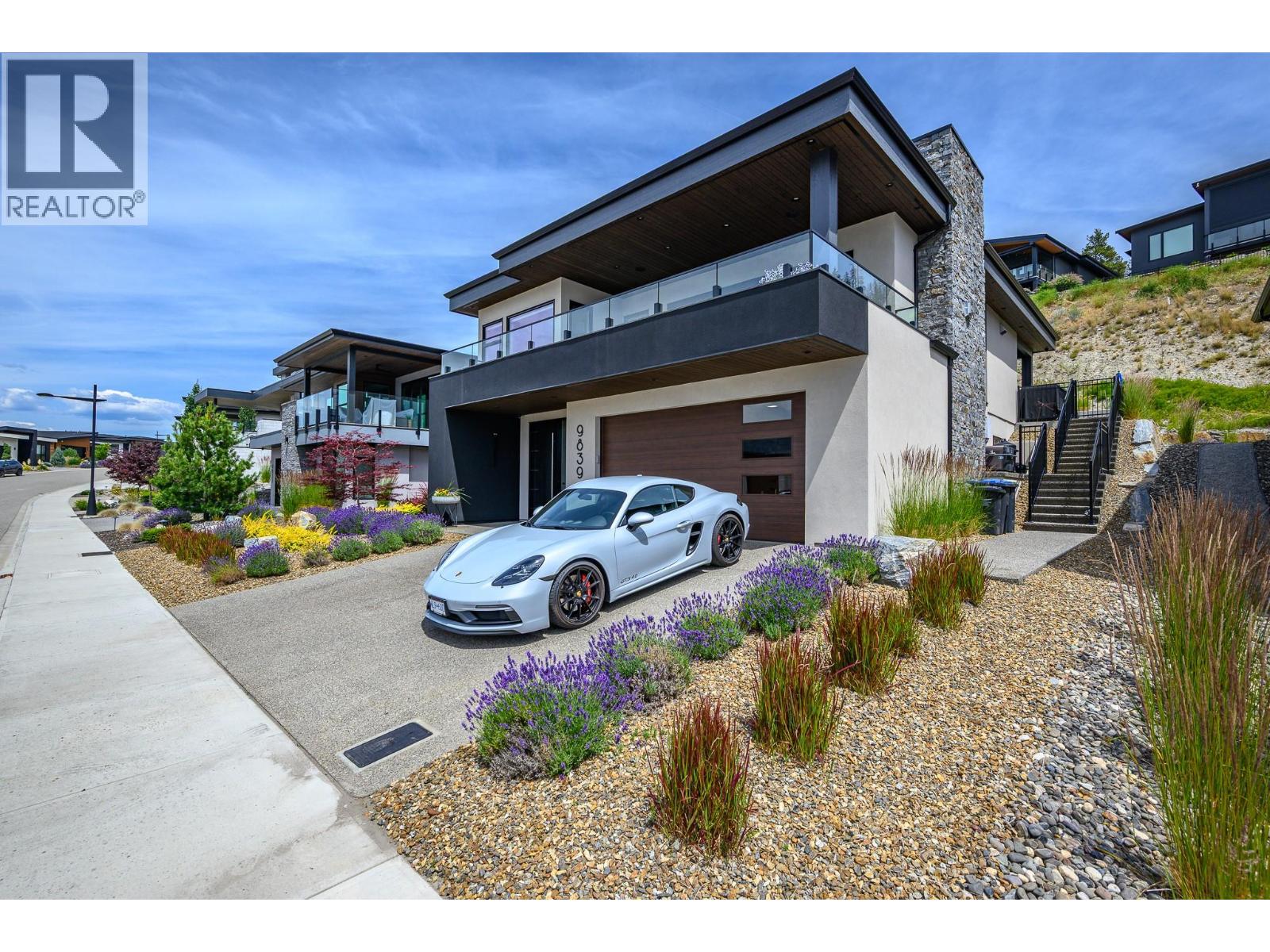 9839 Beacon Hill Crescent