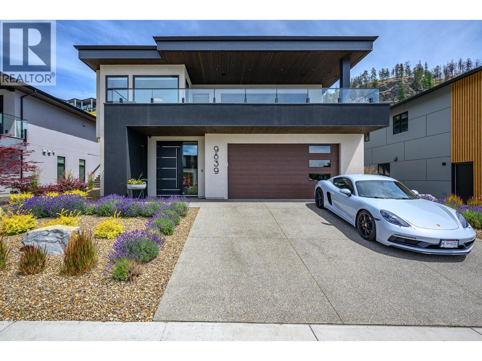 9839 Beacon Hill Crescent