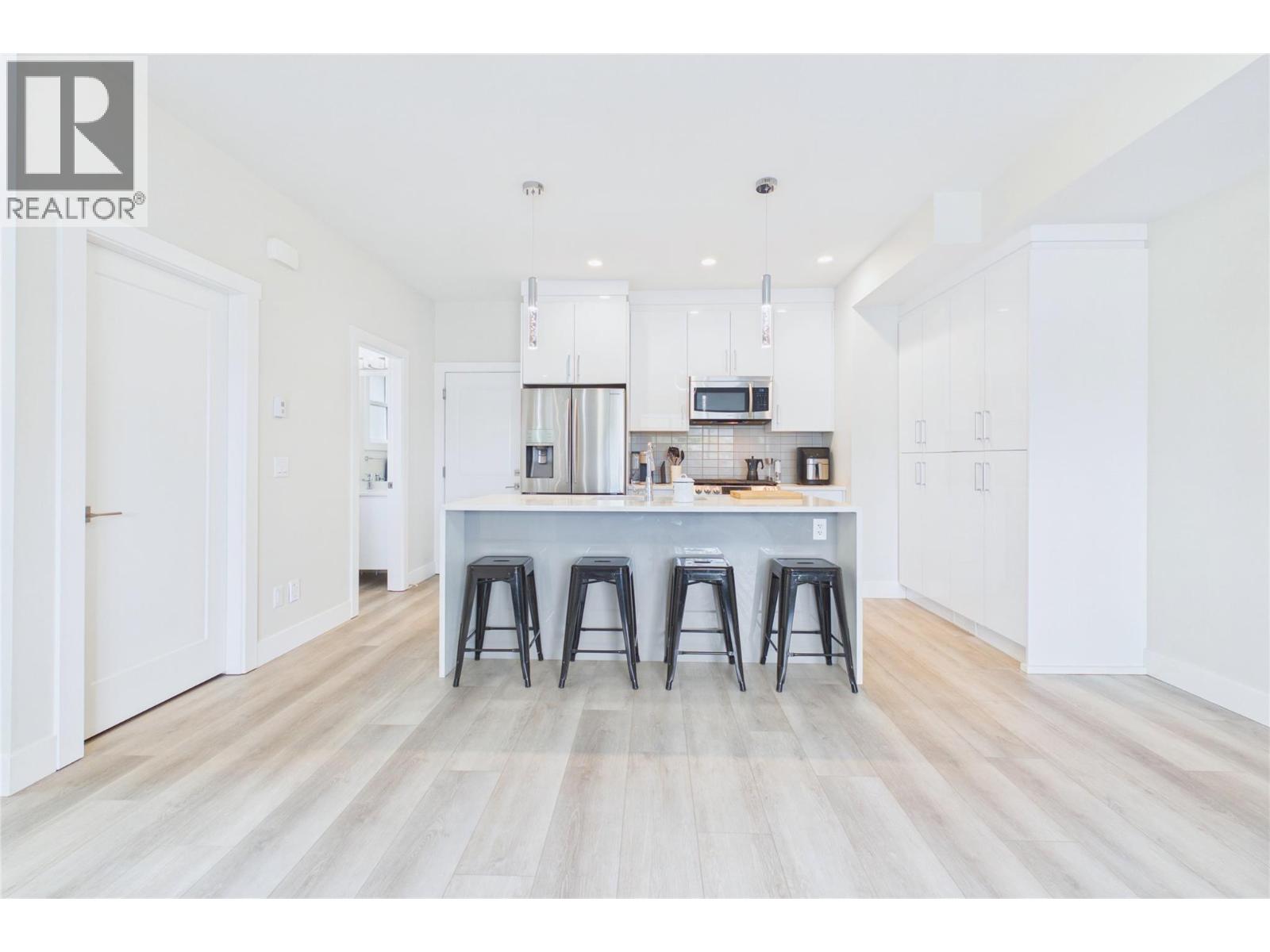115 Wyndham Crescent Unit# 7