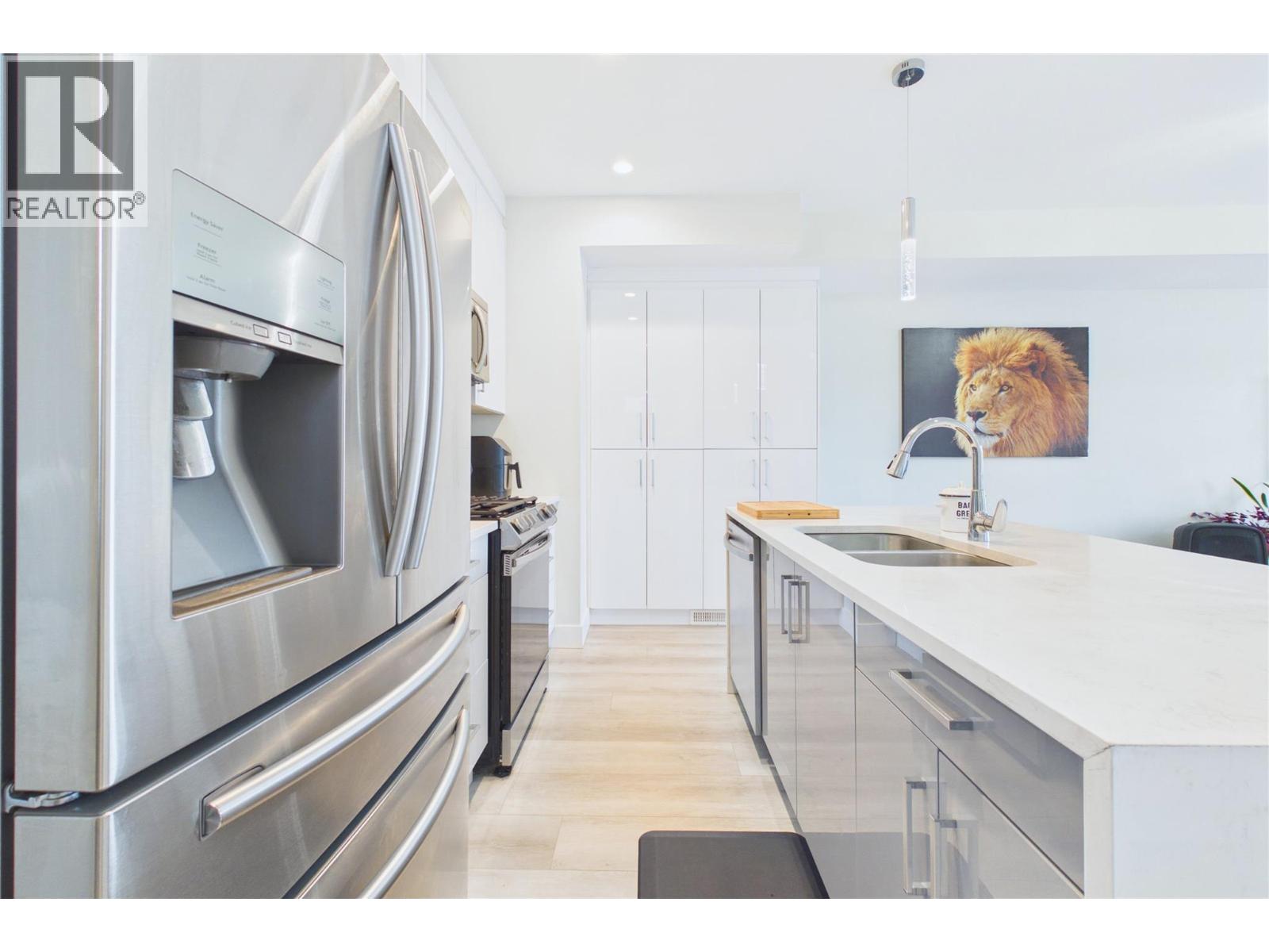 115 Wyndham Crescent Unit# 7