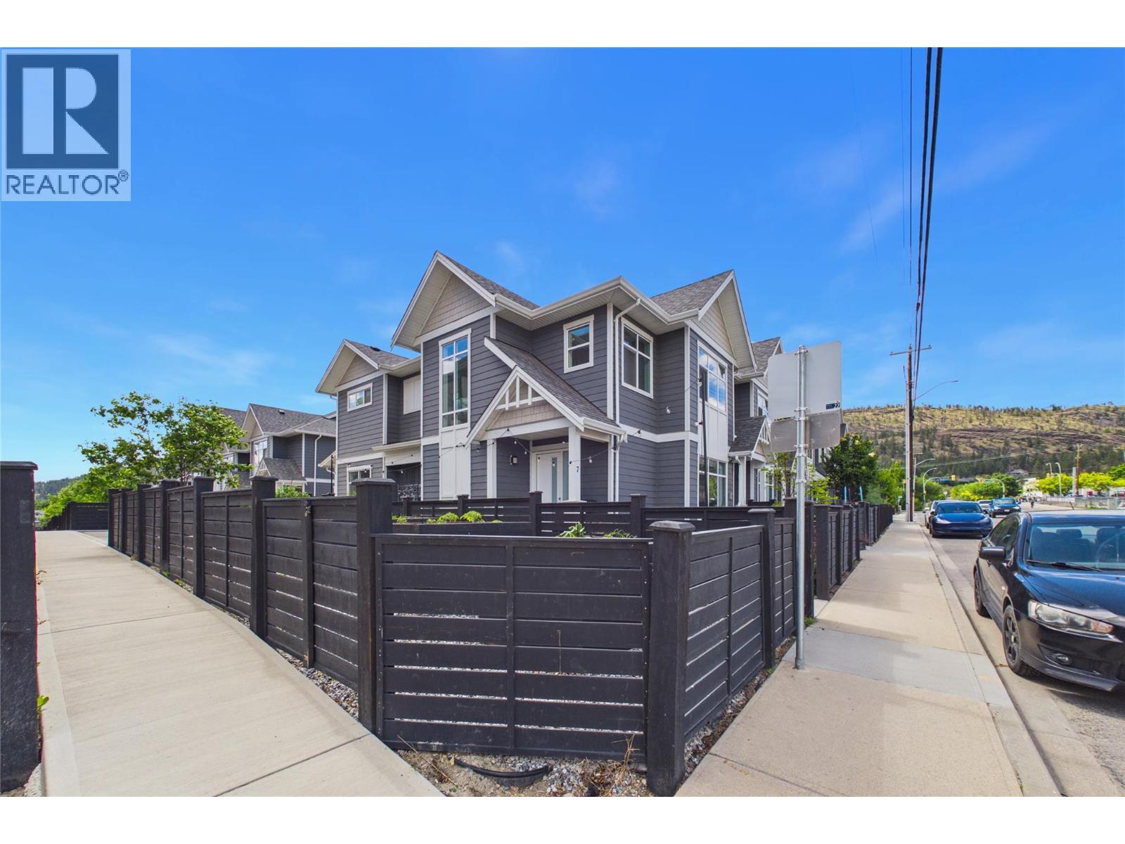 115 Wyndham Crescent Unit# 7