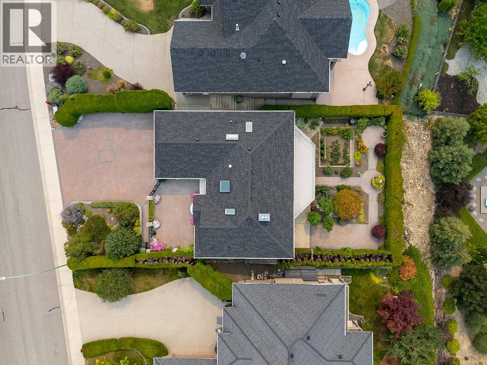 3388 Ridge Boulevard