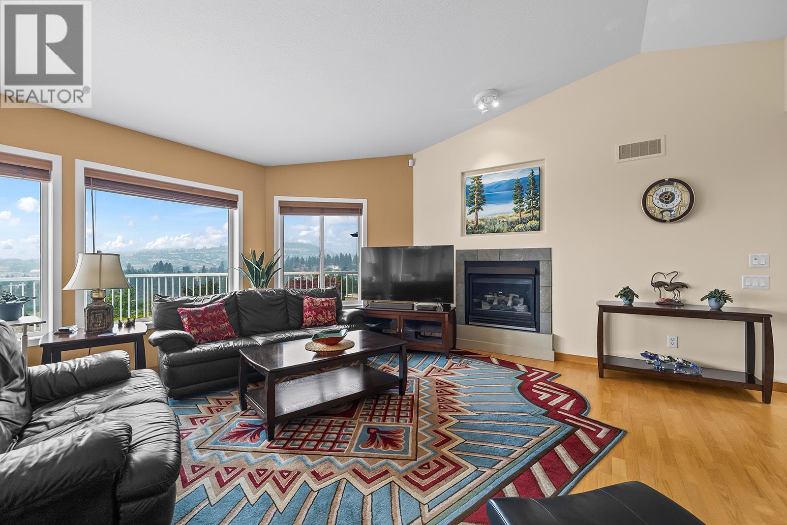 3388 Ridge Boulevard