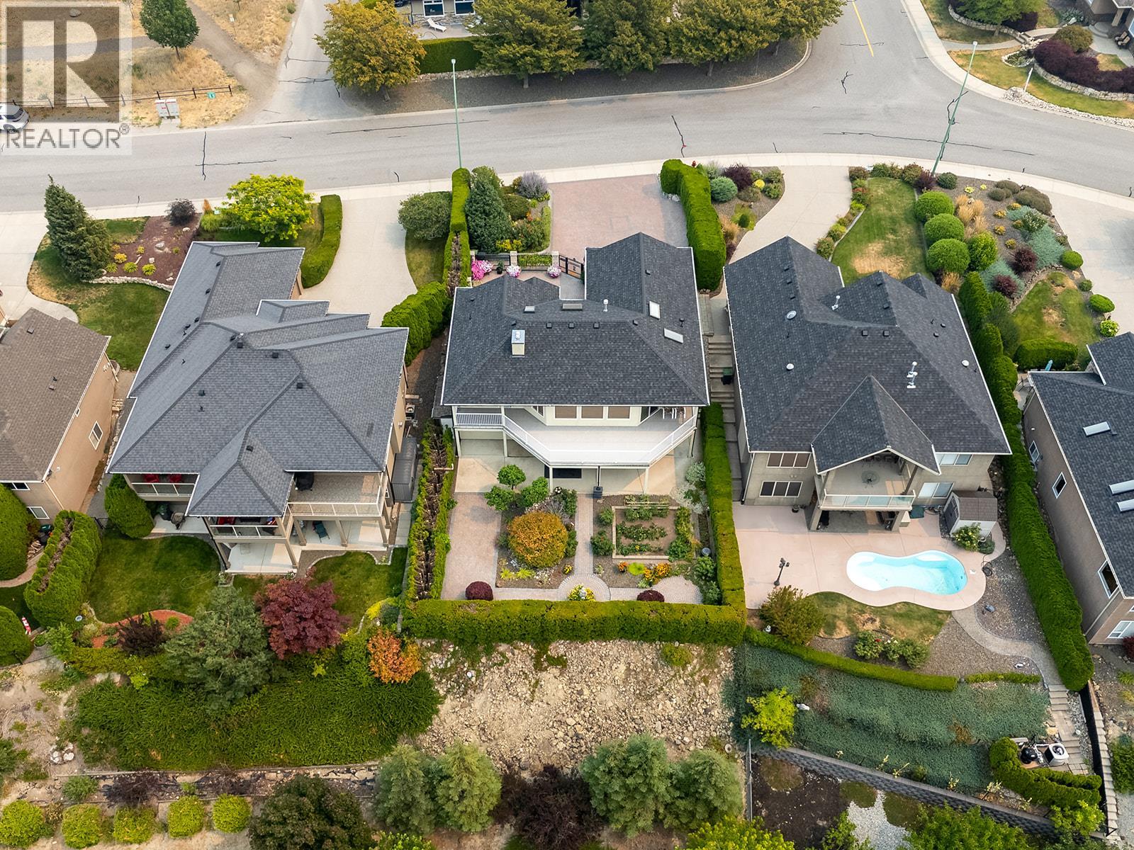 3388 Ridge Boulevard
