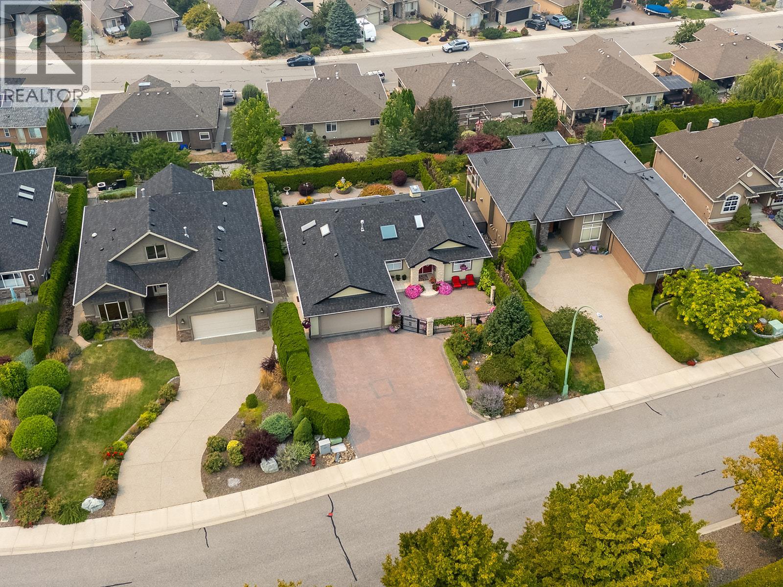 3388 Ridge Boulevard