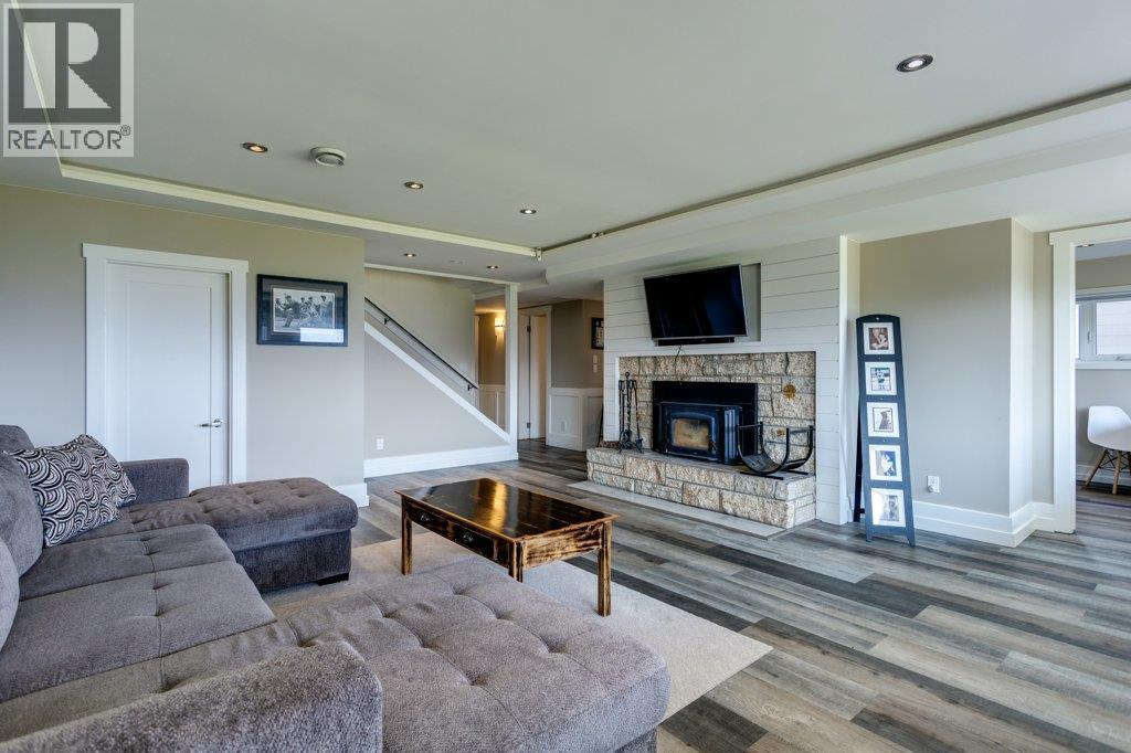 111 Westside Road N
