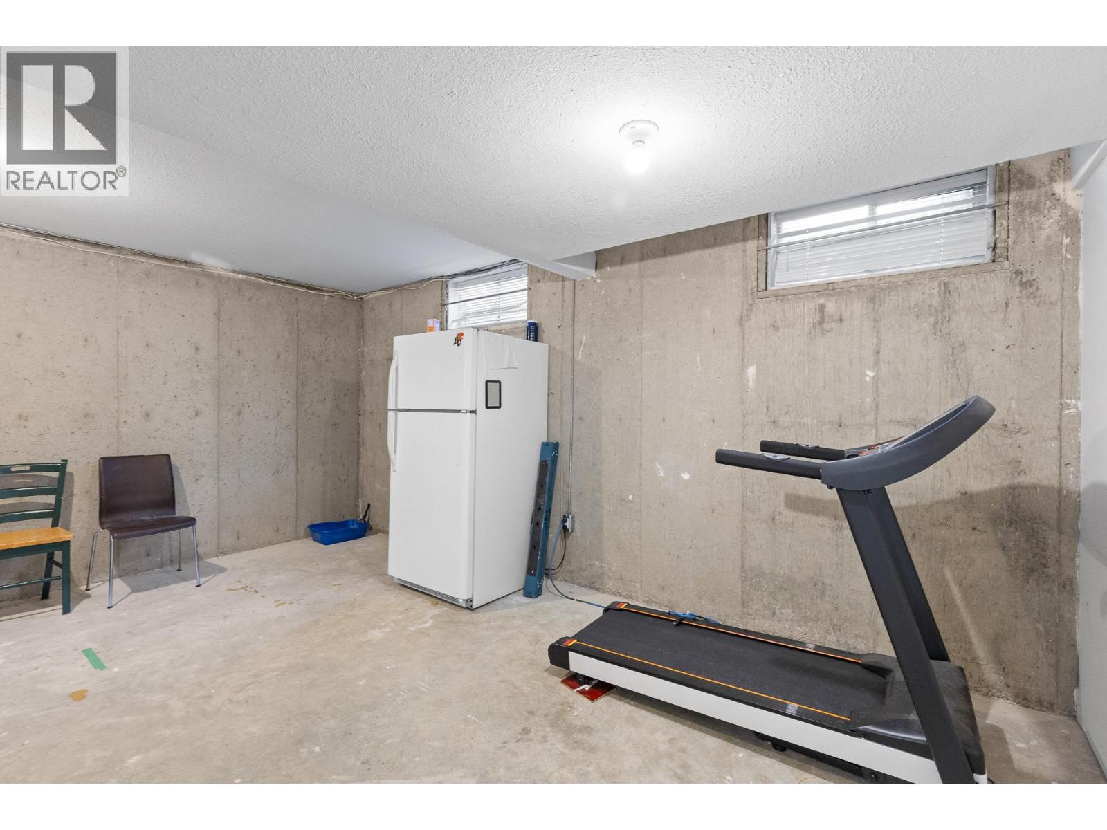 9159 Glenmore Road Unit# 8