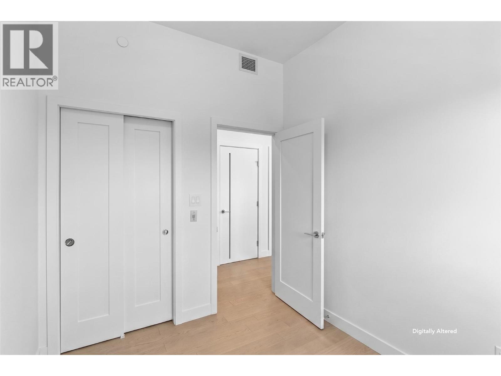 3389 Lakeshore Road Unit# 407