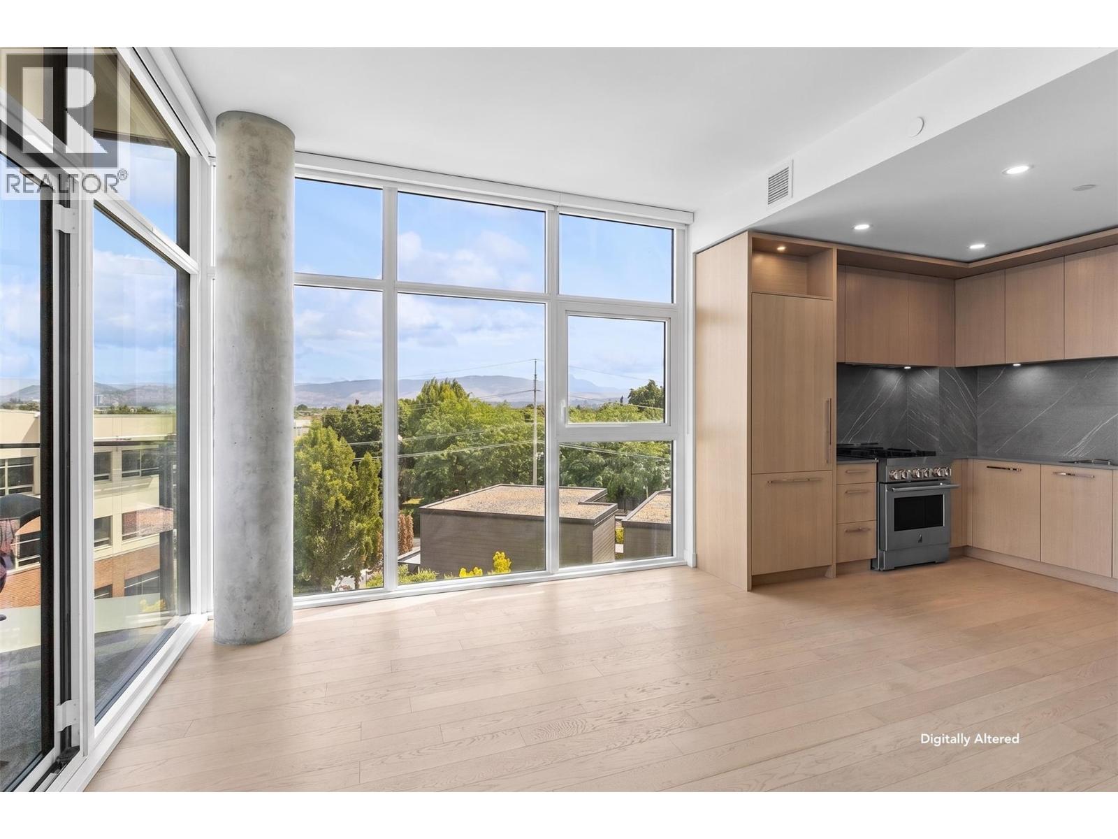 3389 Lakeshore Road Unit# 407