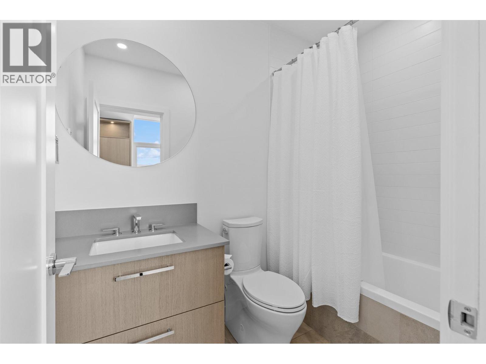 3389 Lakeshore Road Unit# 407