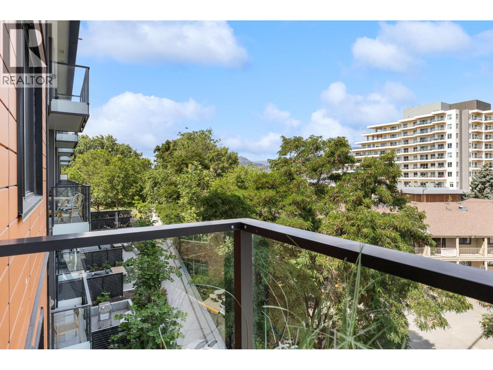 3389 Lakeshore Road Unit# 407