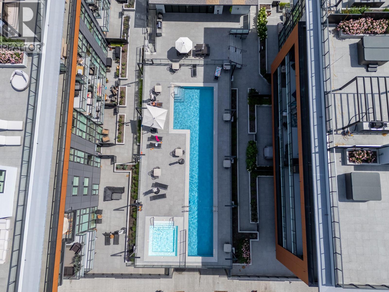 3389 Lakeshore Road Unit# 407