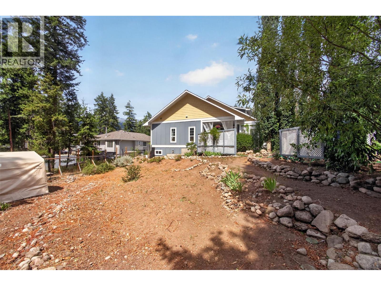 7272 Dunwaters Road