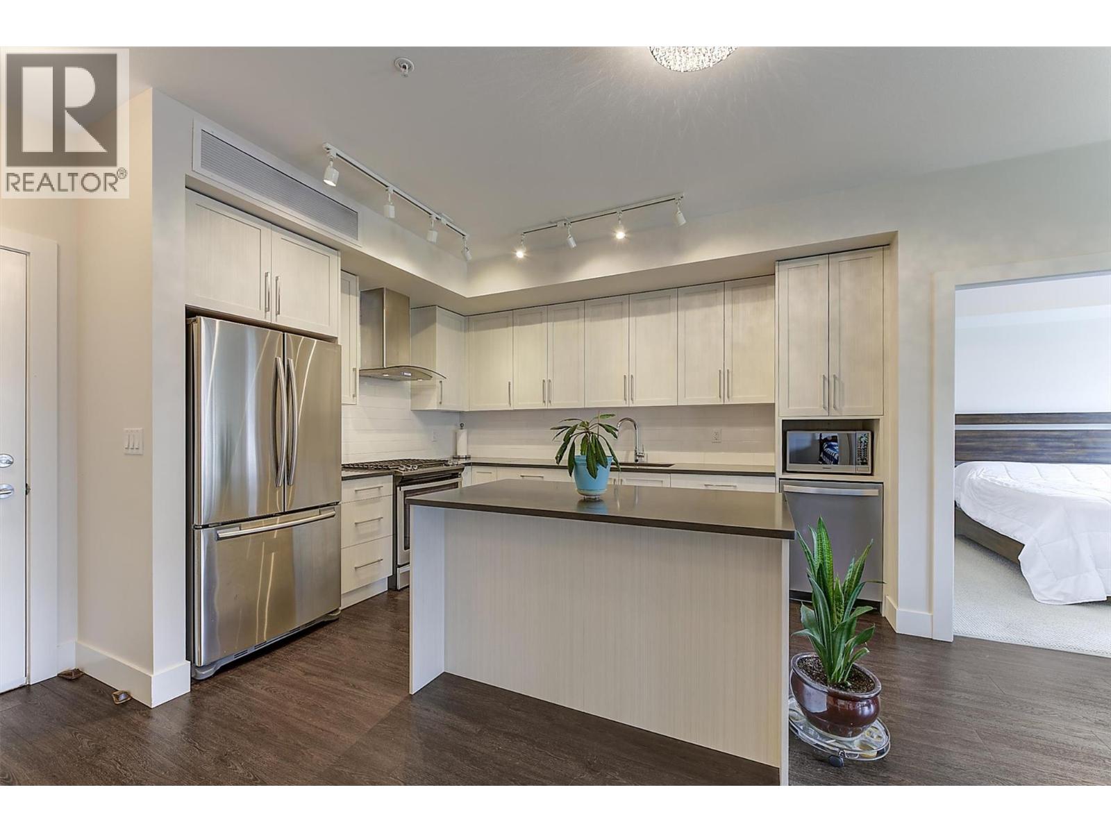 4380 Lakeshore Road Unit# 225