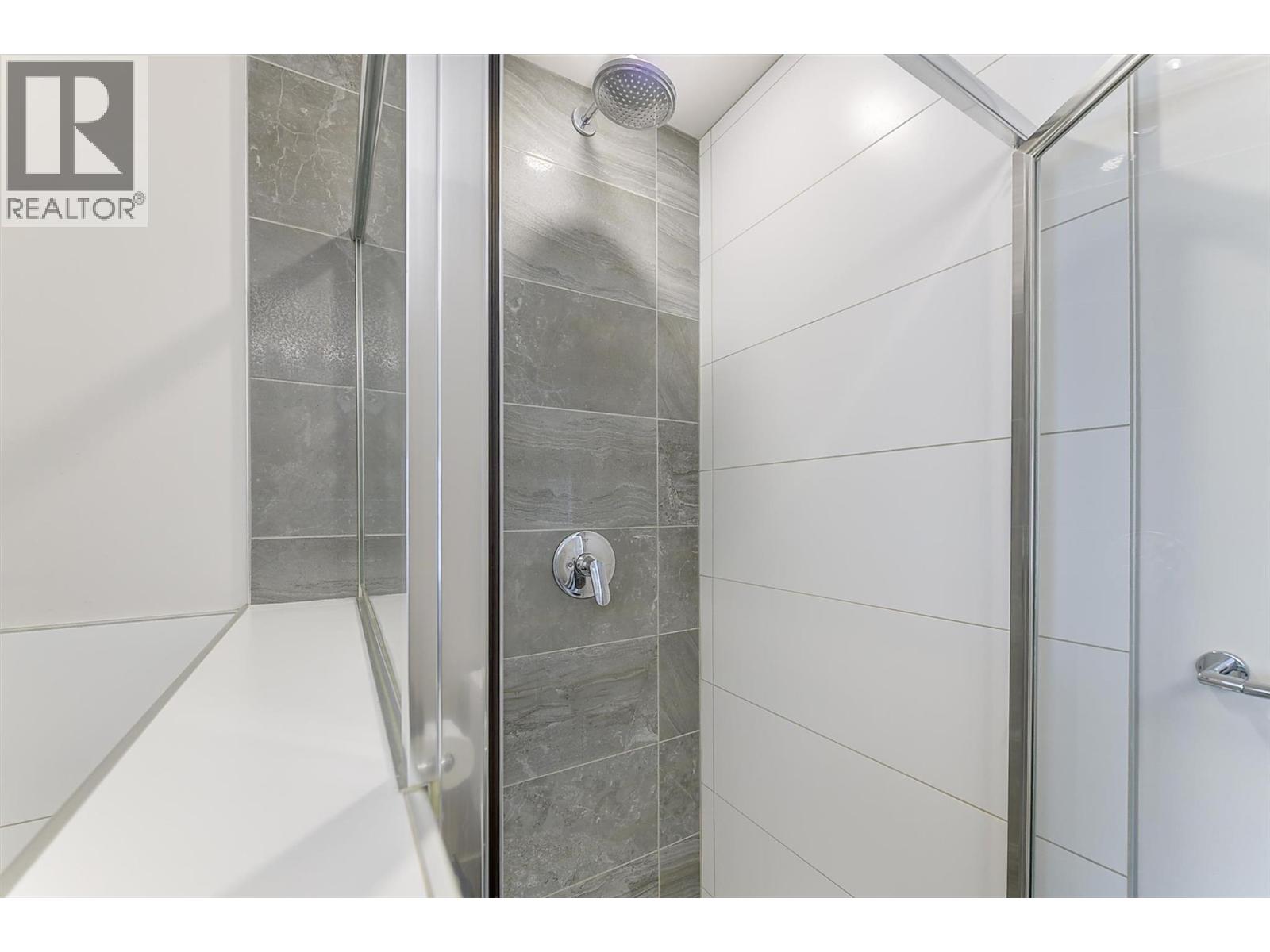 4380 Lakeshore Road Unit# 225