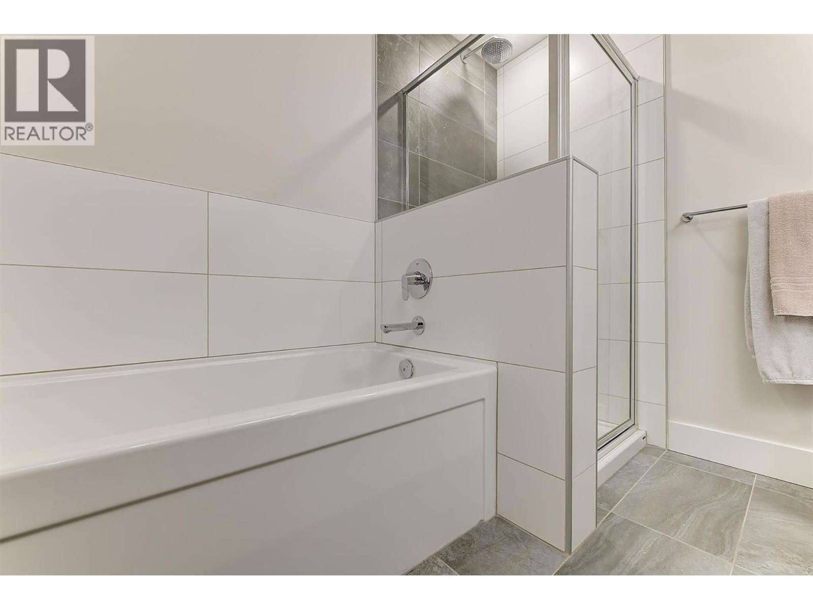 4380 Lakeshore Road Unit# 225