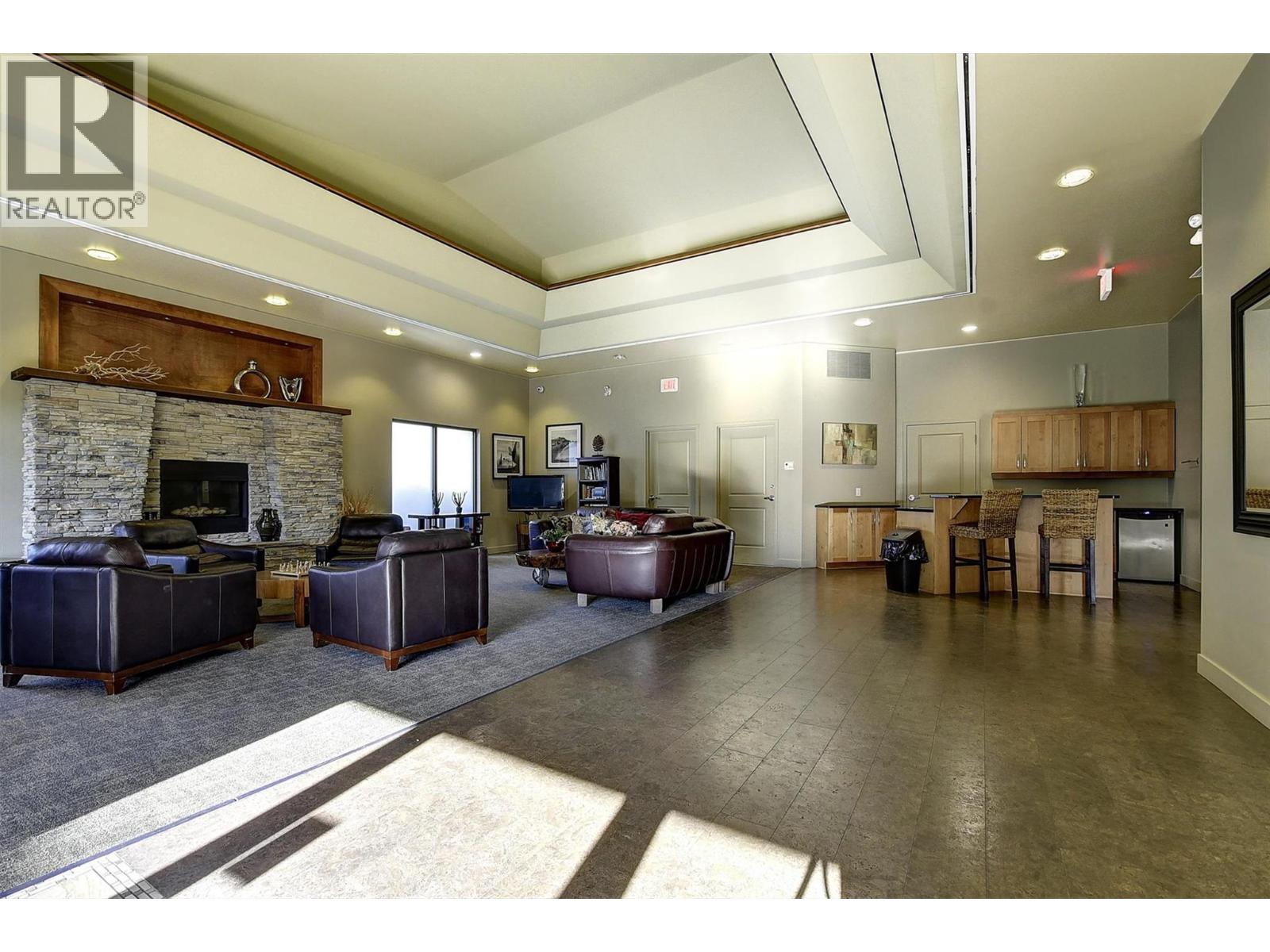 4380 Lakeshore Road Unit# 225
