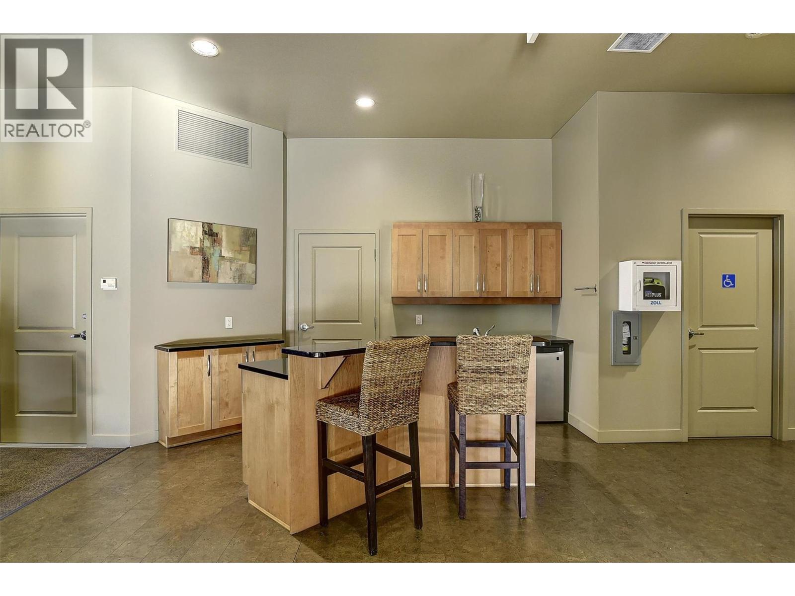 4380 Lakeshore Road Unit# 225