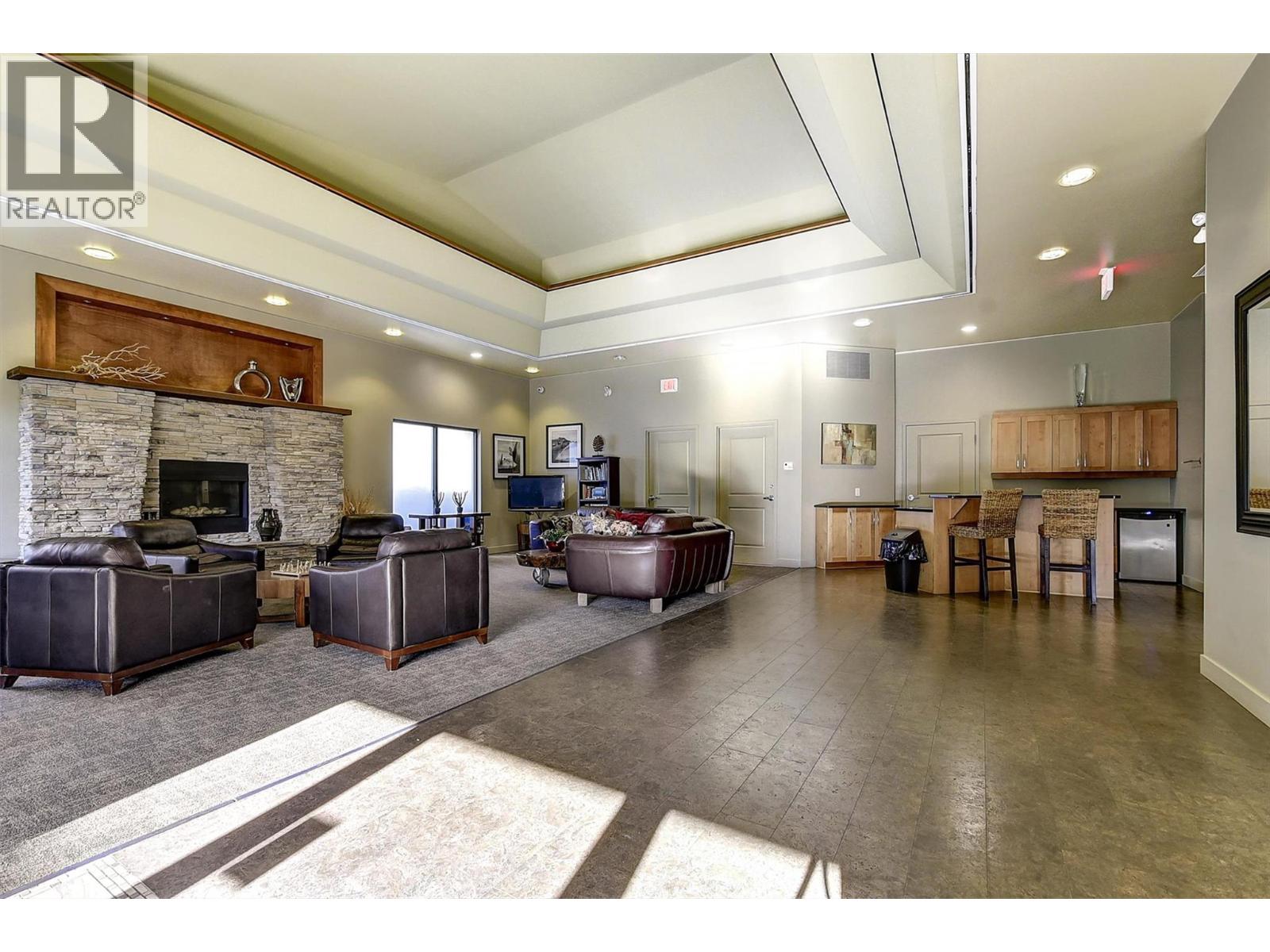 4380 Lakeshore Road Unit# 225